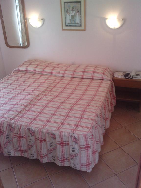 Bed and Breakfast Residencial Nosso Paraiso Quarteira Pokój zdjęcie